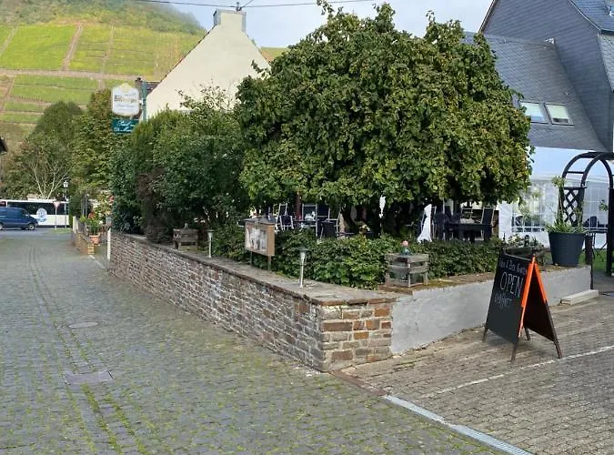 Parel Aan De Moezel ブルッティヒ・ファンケル